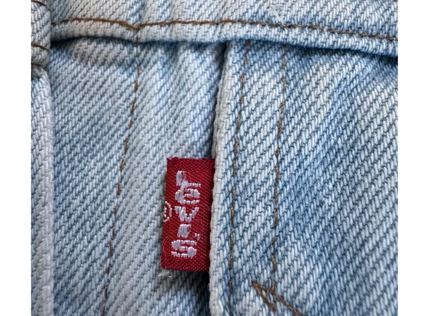 Vintage 1970s Levi's Faded Denim Jacket 70506-0211 Size Large MADE IN USA
