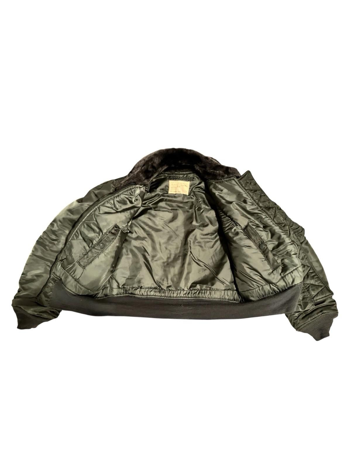 1970s Vietnam Women's Military Flight B-17B Nylon Bomber Jacket Scovill Medium