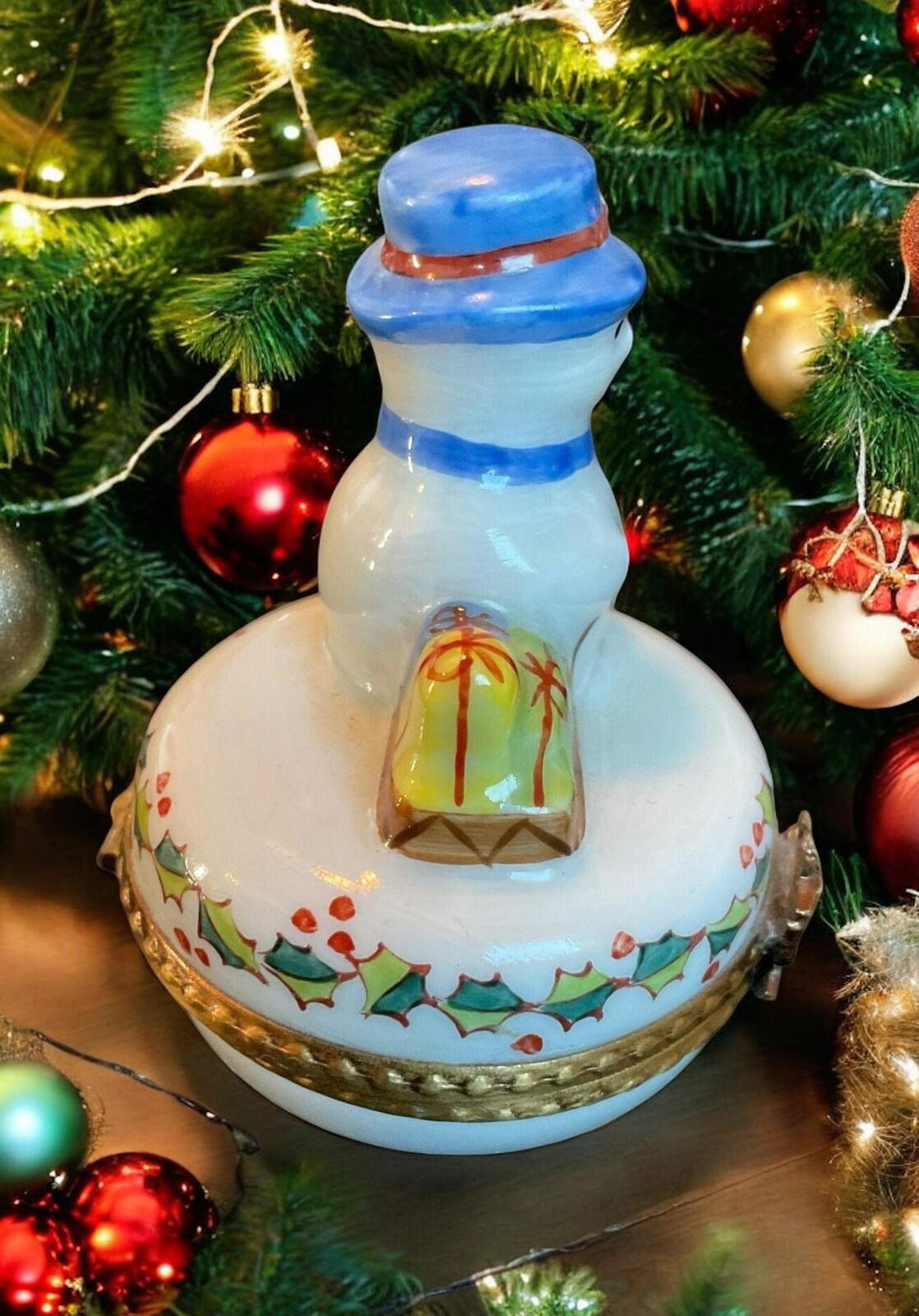 Limoges Peint Main Snowman In Blue Hat Christmas Trinket Box