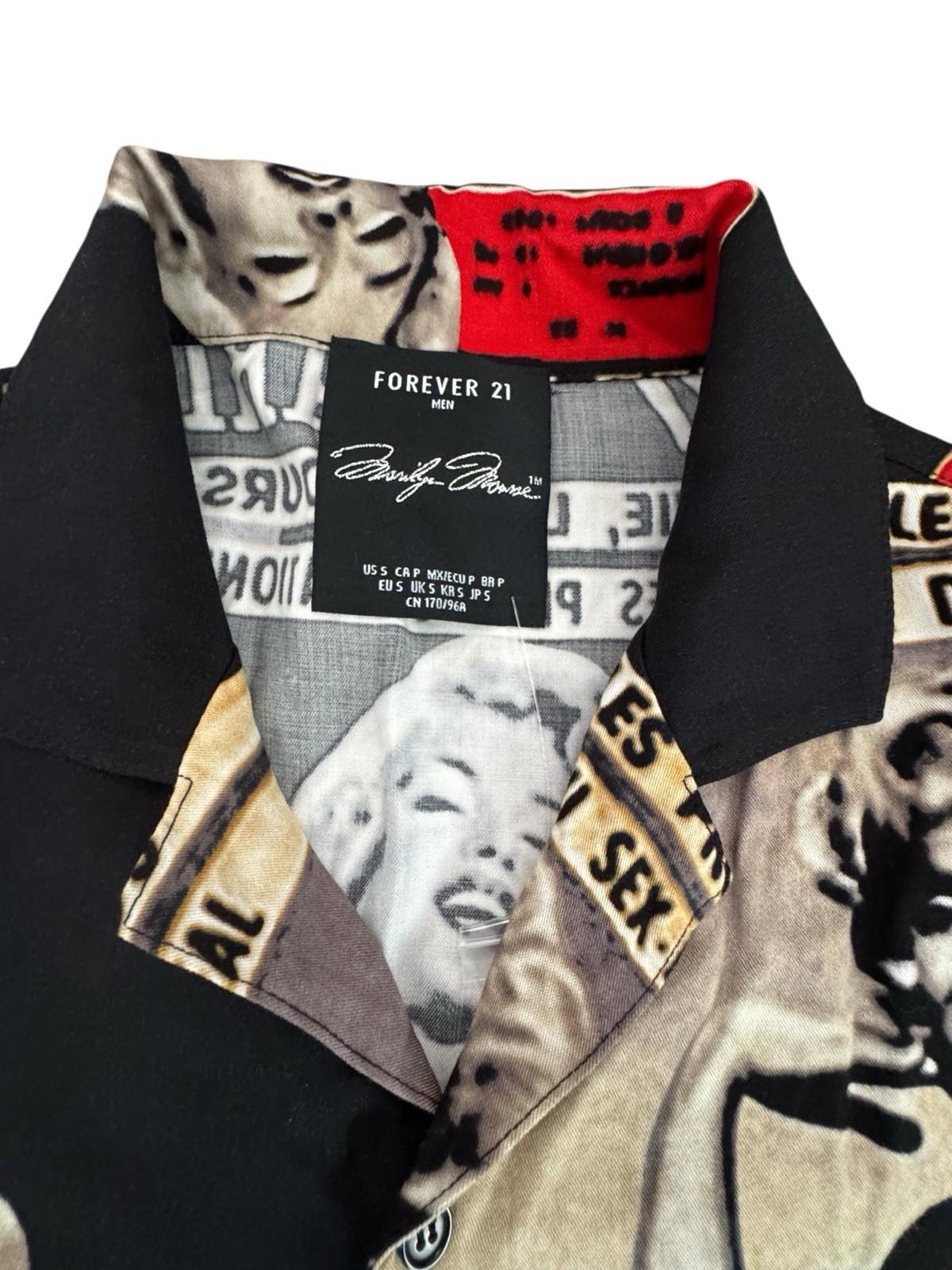 Forever 21 X Marilyn Monroe Mens Small Button Up Down Short Sleeve Shirt BNWT