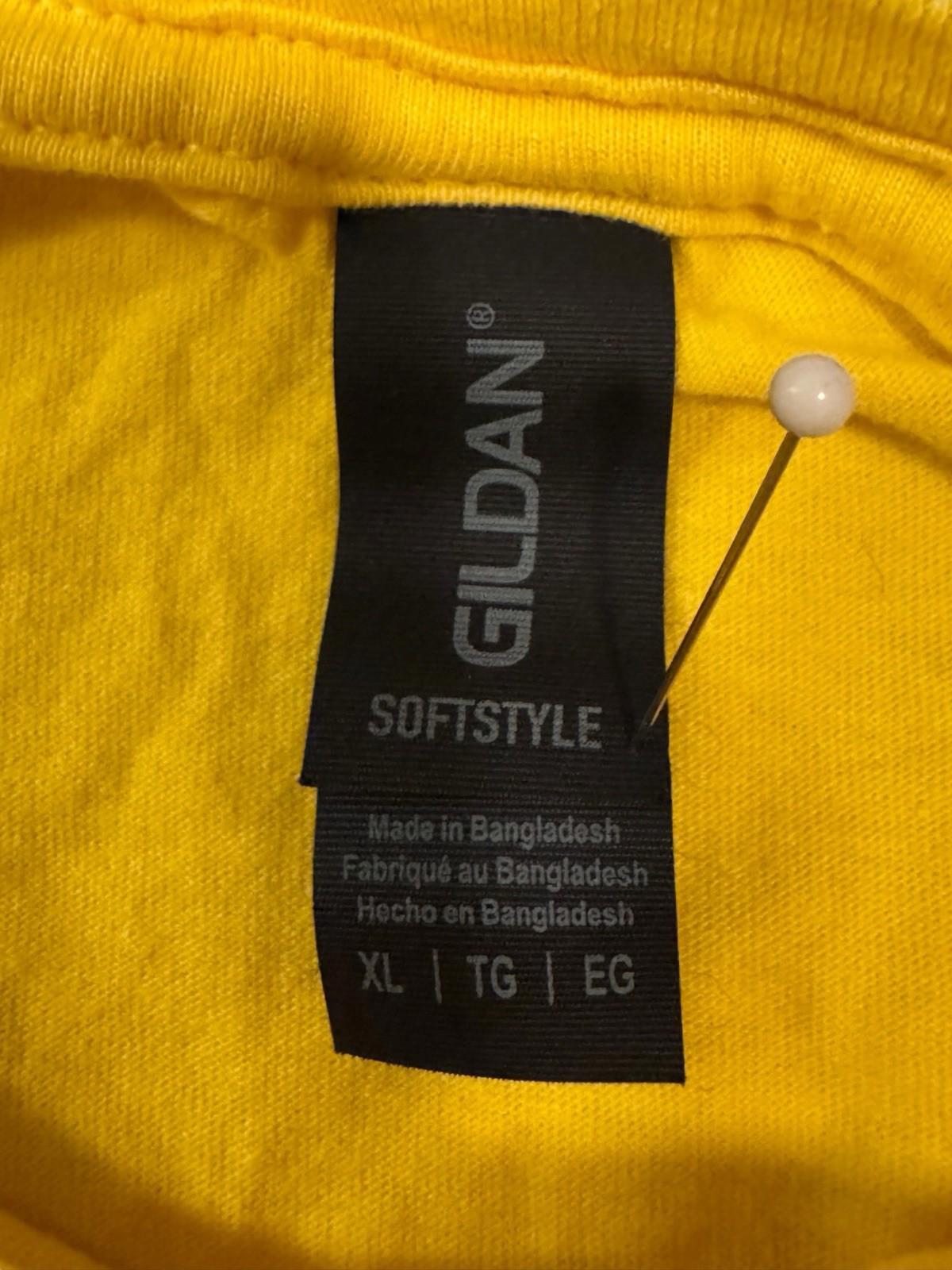 Breadcrumbs Chicken Yellow Graphic Tshirt Tee Shirt Men's Gildan Softstyle XL