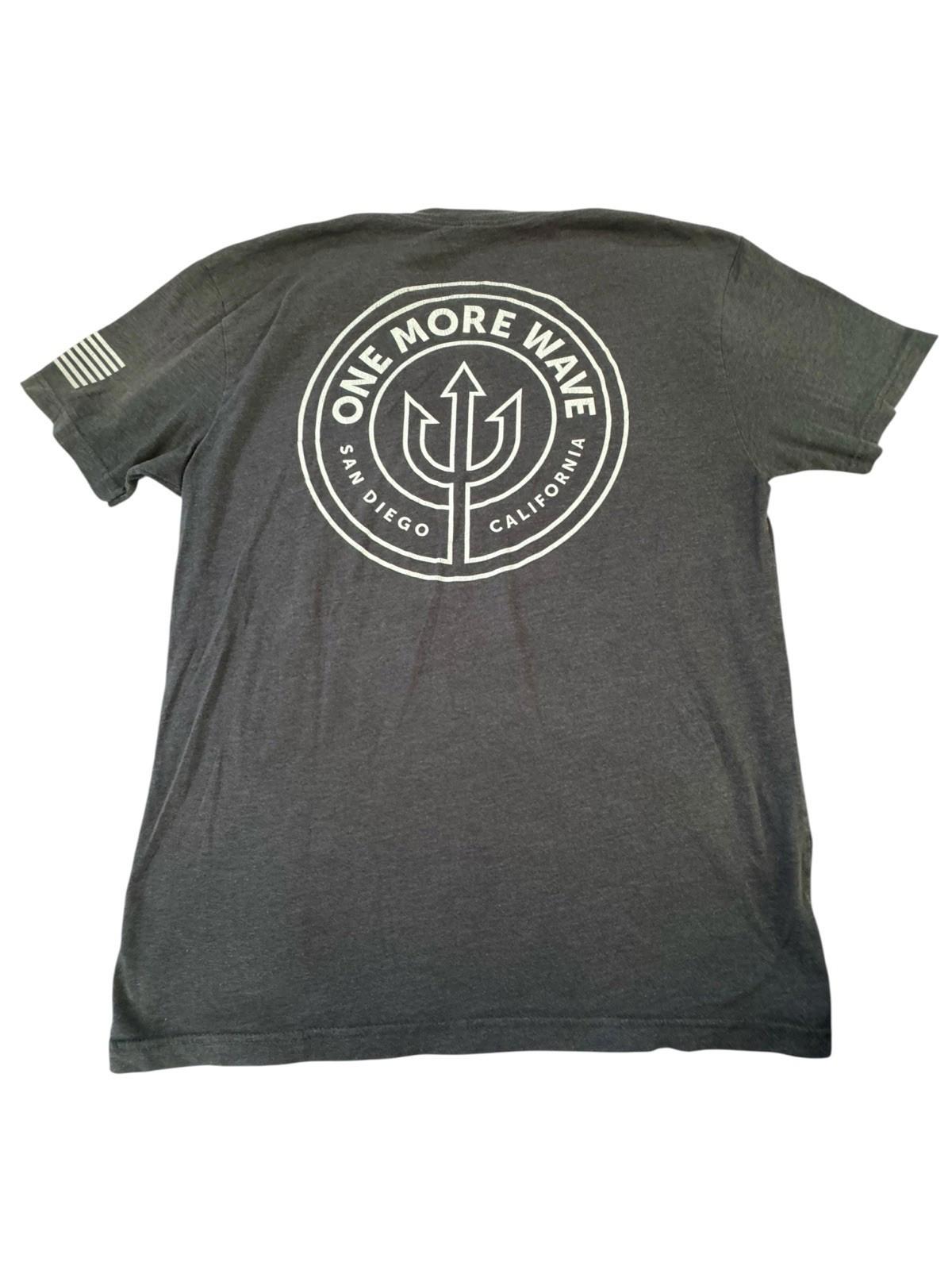 One More Wave San Diego California Men's Tshirt Tee Shirt Size Large MADE IN USA