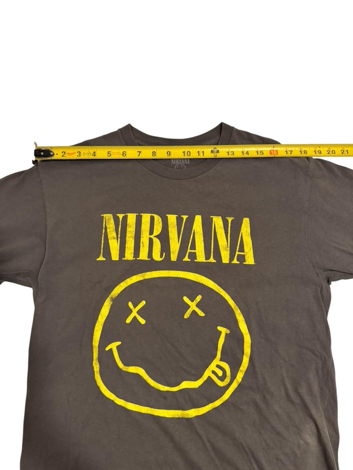 Nirvana Mens Vintage Look T Shirt Medium Regular Fit Cotton