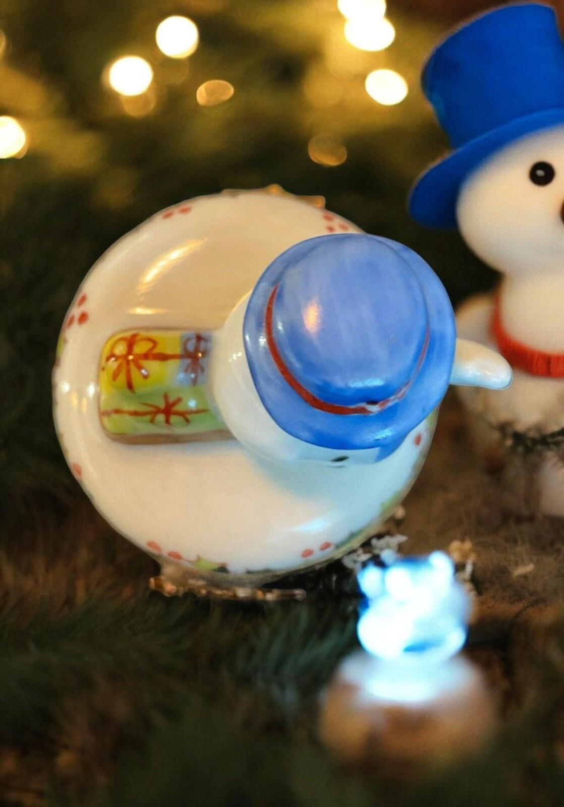 Limoges Peint Main Snowman In Blue Hat Christmas Trinket Box