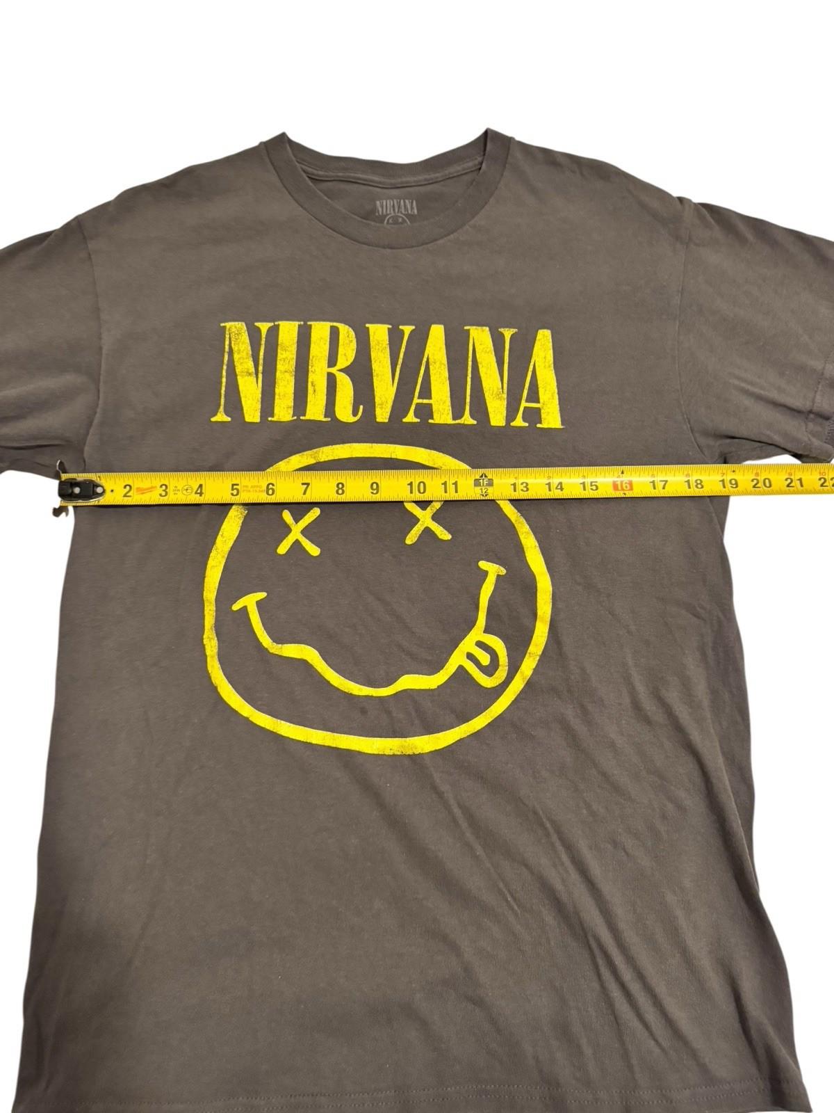 Nirvana Mens Vintage Look T Shirt Medium Regular Fit Cotton