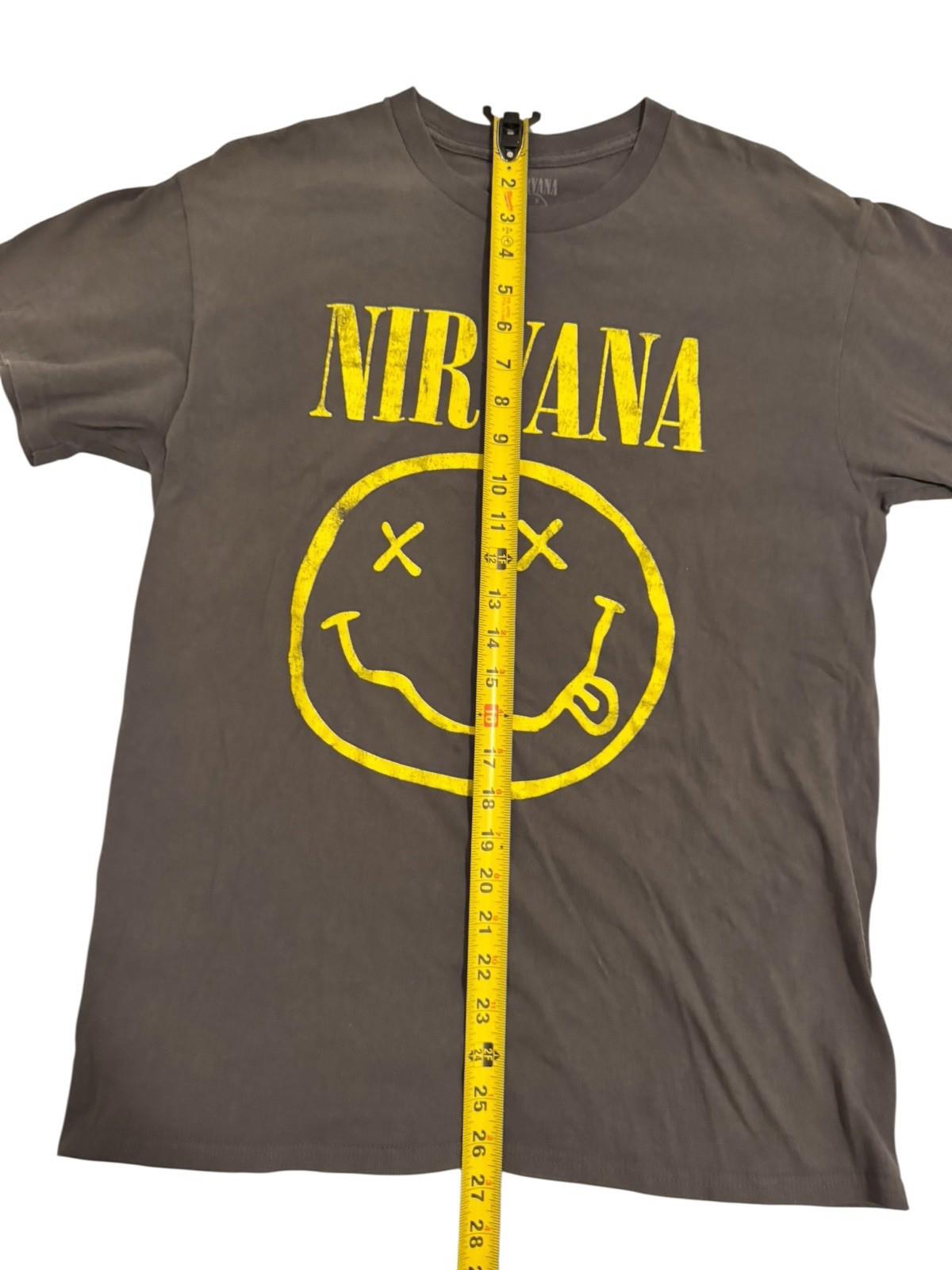 Nirvana Mens Vintage Look T Shirt Medium Regular Fit Cotton