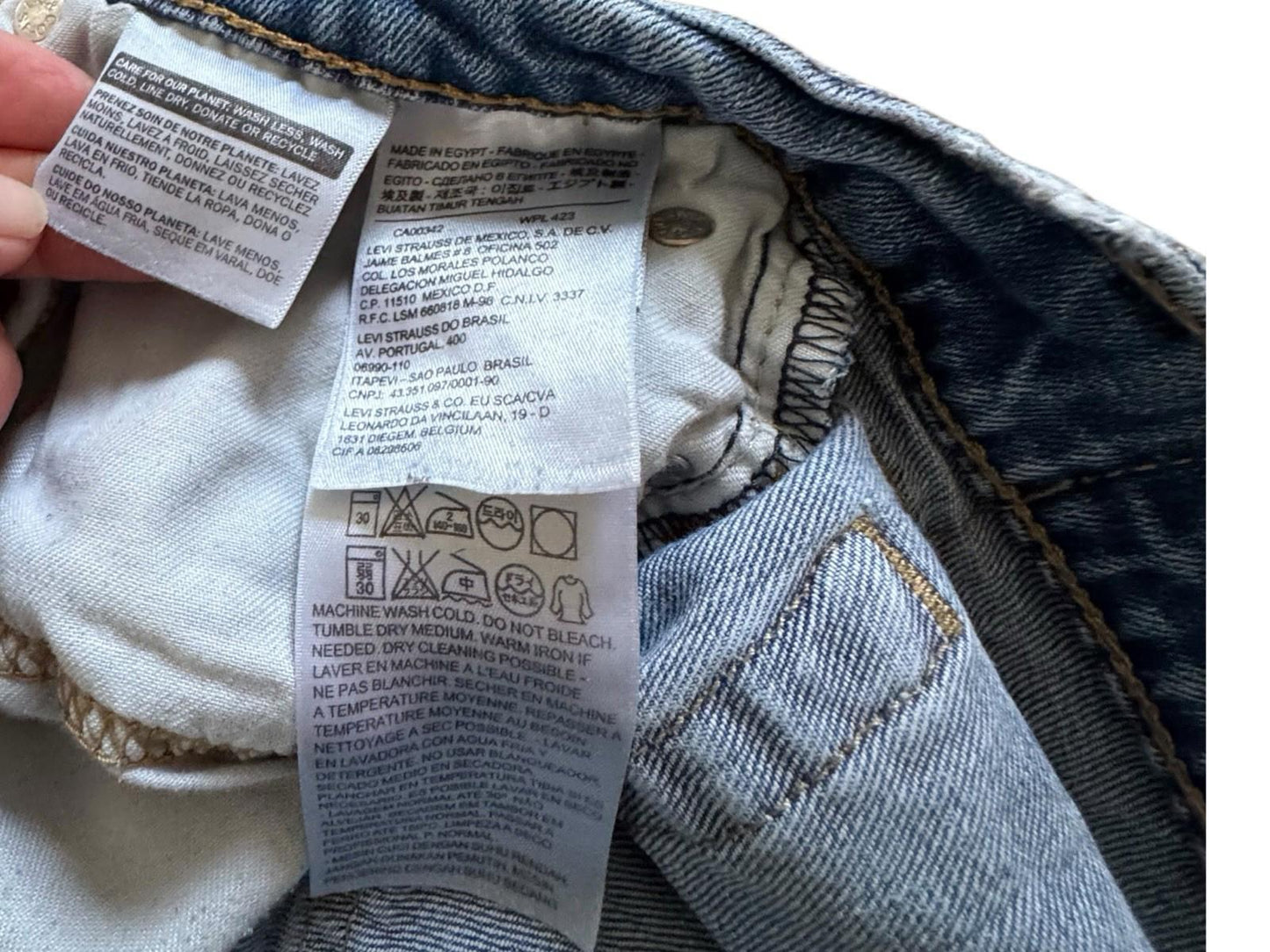 Levis 513 Blue Jeans Size 38 x 30 Denim Well Worn And Soft With Tear