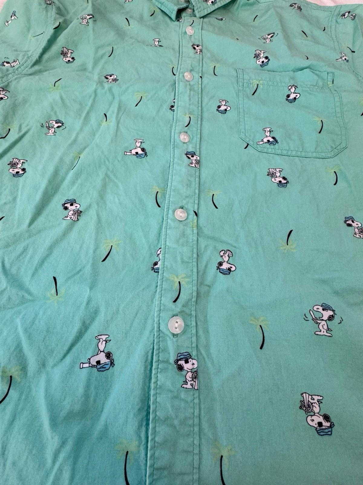 Peanuts Snoopy Sailing Boating Button Front Mens Medium