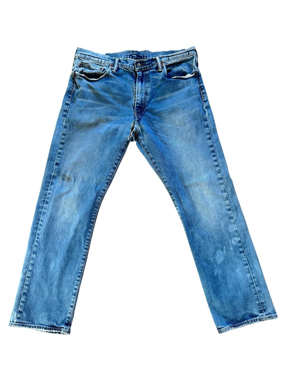 Levis 513 Blue Jeans Size 36 x 30 Denim With Tear