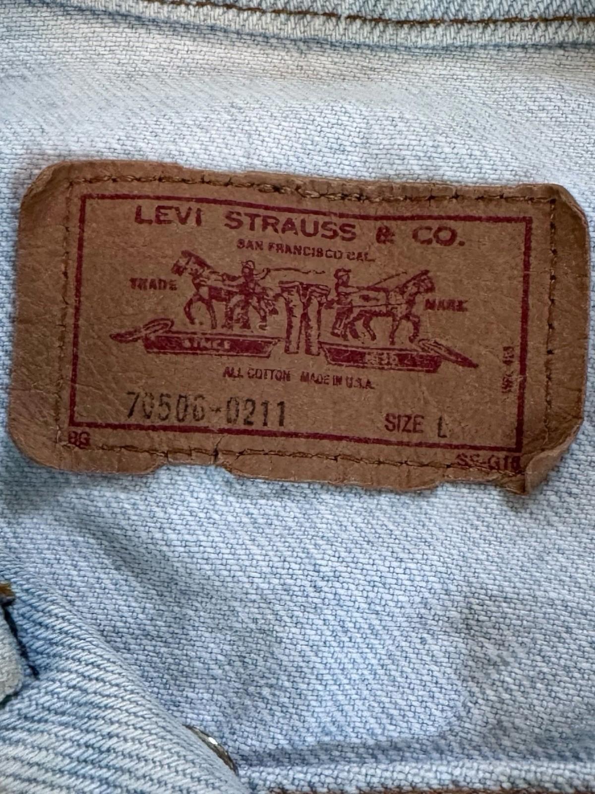 Vintage 1970s Levi's Faded Denim Jacket 70506-0211 Size Large MADE IN USA