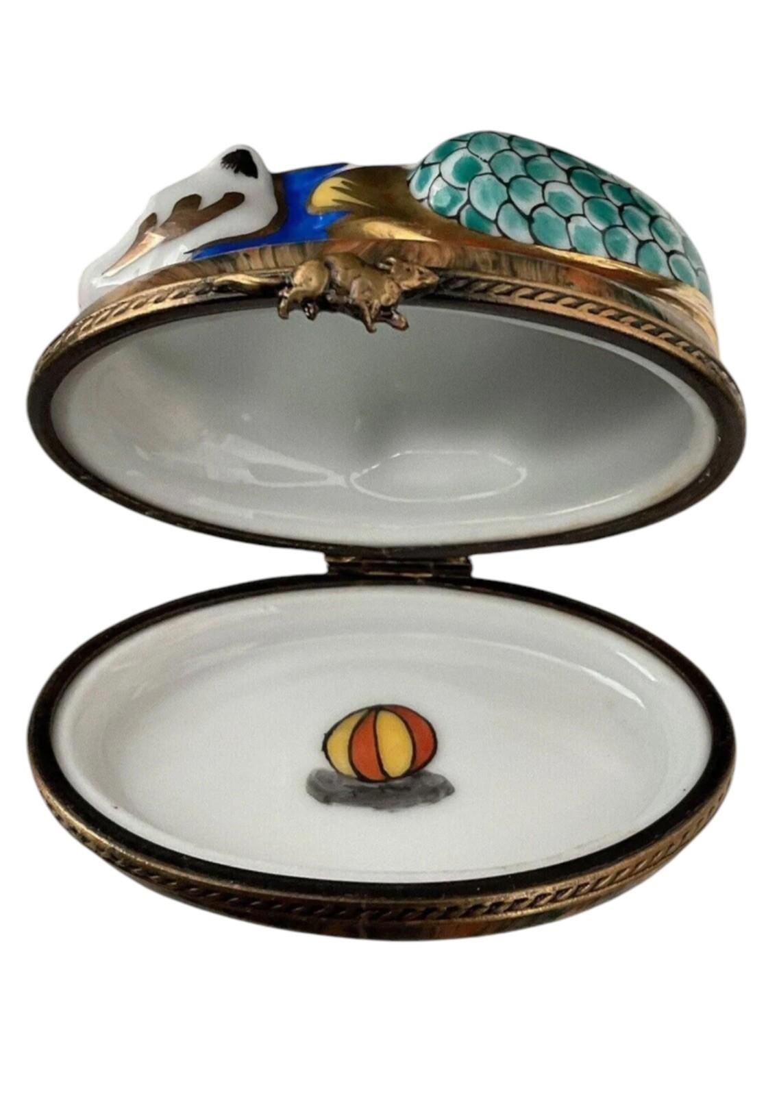 Limoges France Peint Main Sleeping Cat Trinket Box Chamart Exclusive