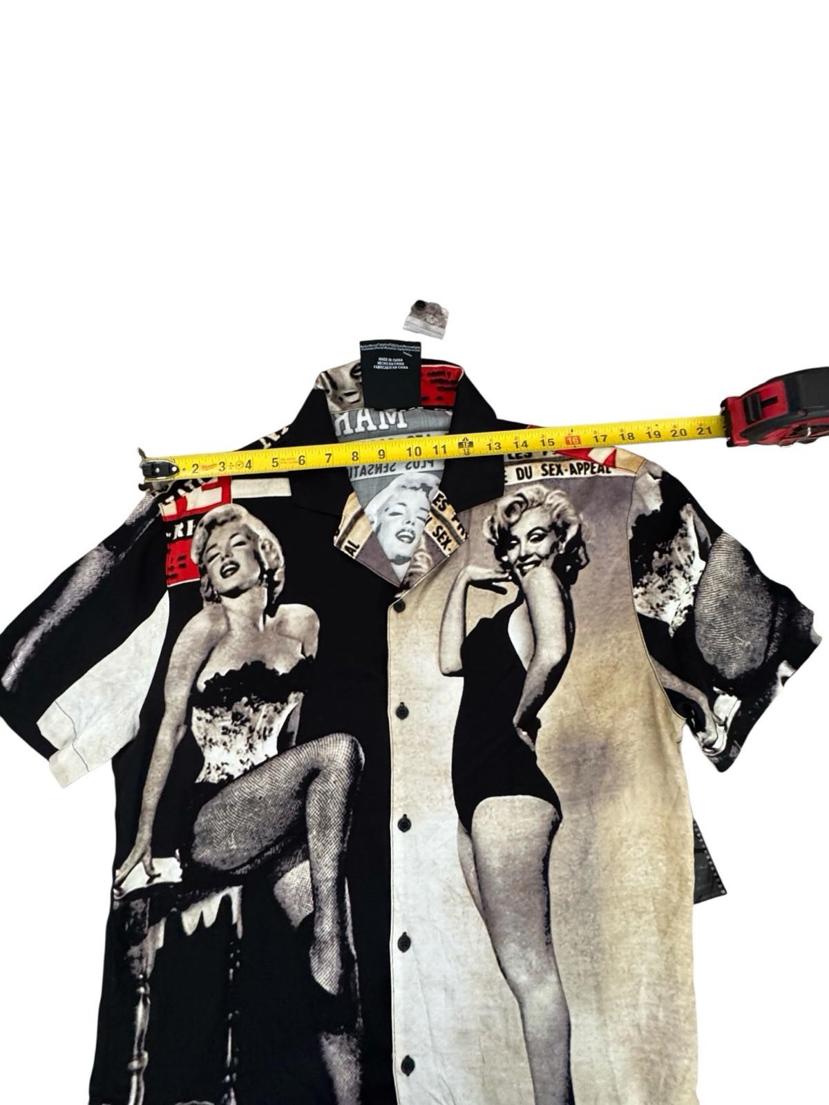 Forever 21 X Marilyn Monroe Mens Small Button Up Down Short Sleeve Shirt BNWT
