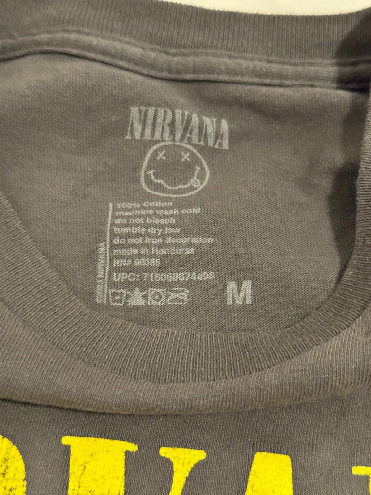 Nirvana Mens Vintage Look T Shirt Medium Regular Fit Cotton