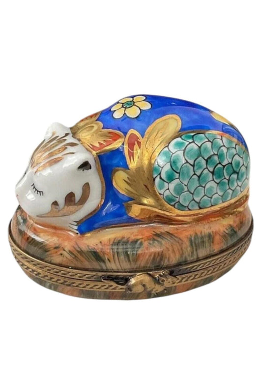 Limoges France Peint Main Sleeping Cat Trinket Box Chamart Exclusive