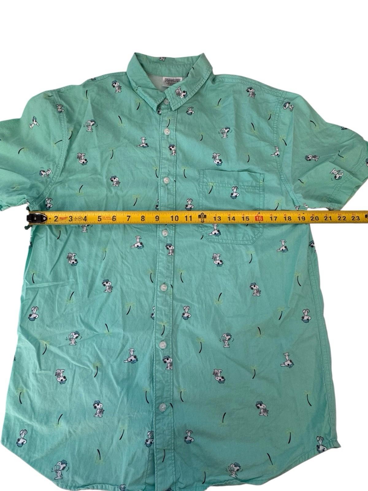 Peanuts Snoopy Sailing Boating Button Front Mens Medium