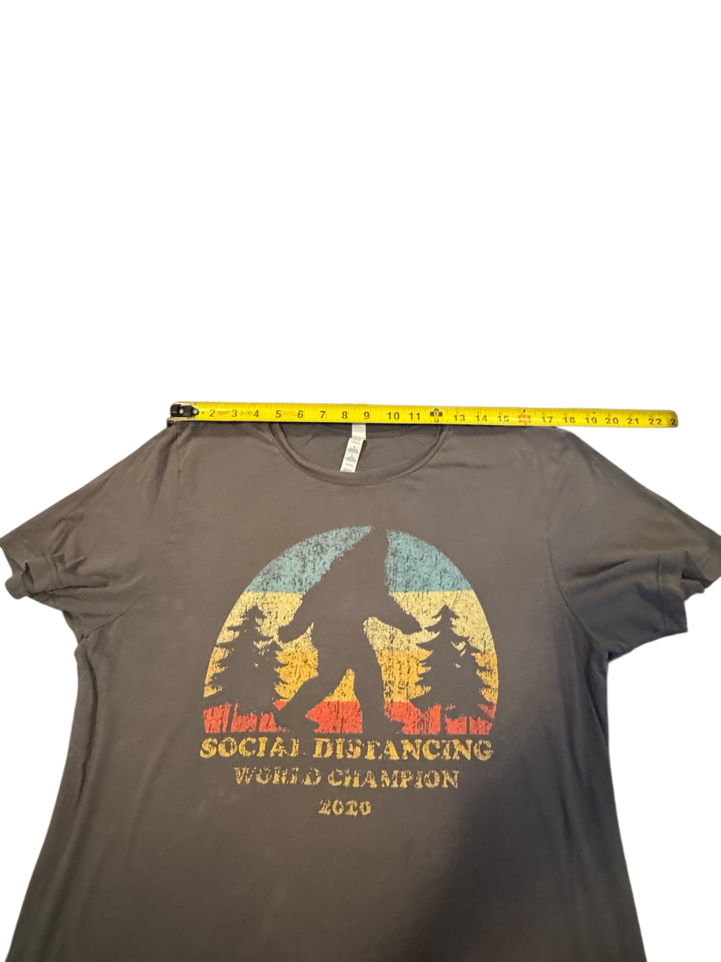 Social Distancing World Champion Bigfoot T Shirt Size Large