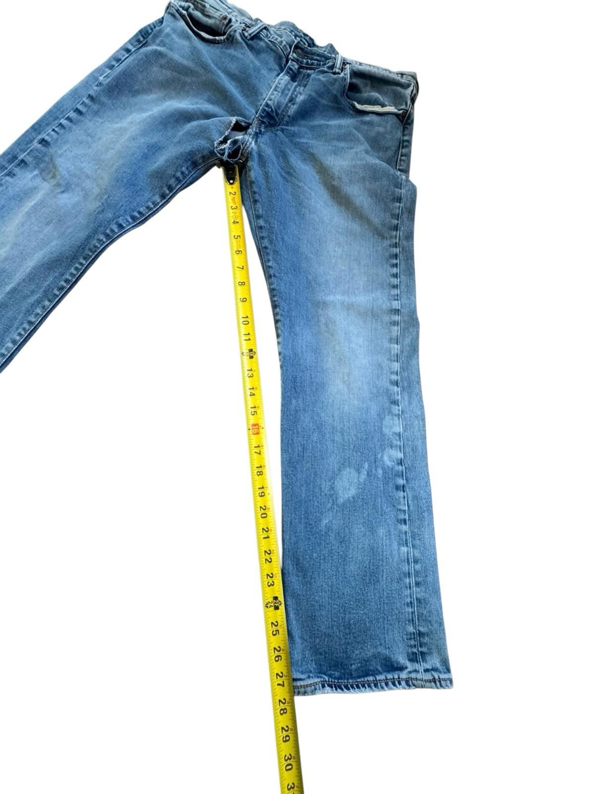 Levis 513 Blue Jeans Size 36 x 30 Denim With Tear