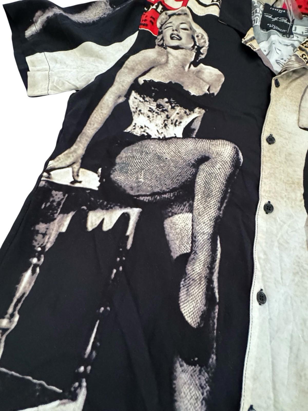 Forever 21 X Marilyn Monroe Mens Small Button Up Down Short Sleeve Shirt BNWT
