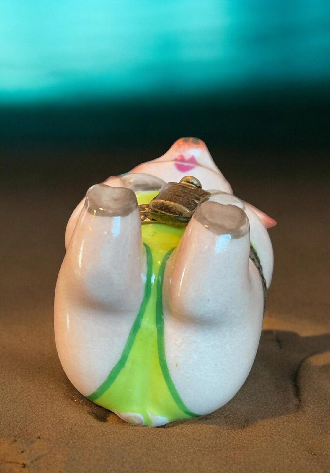 Limoges France Peint Mein Signed Piggy Pig On Beach Under Umbrella Trinket Box
