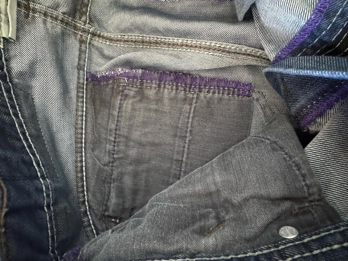 Levis 514 Slim Straight 29/32 Jeans Zippered Pockets Purple Stitching