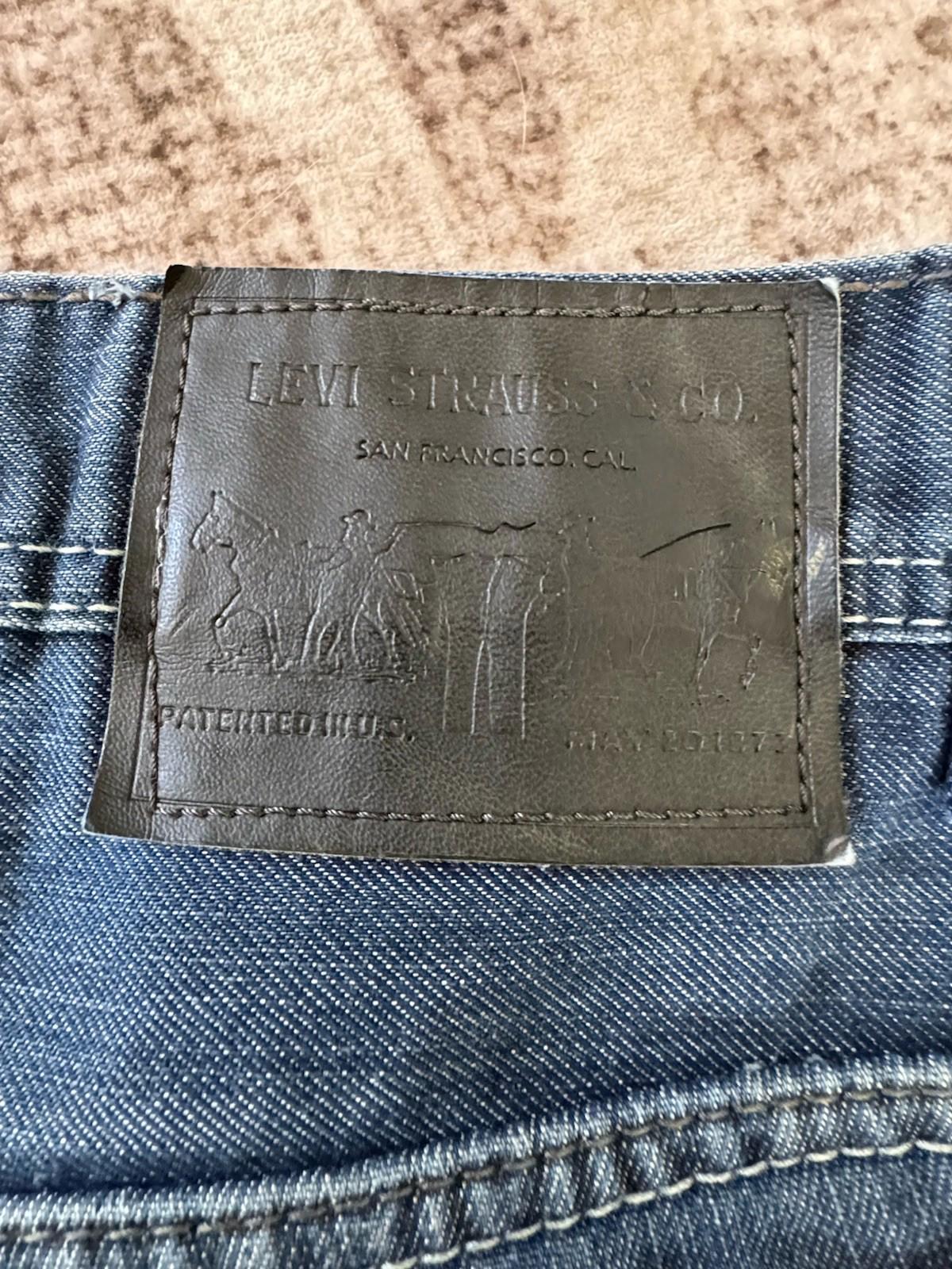 Levis 514 Slim Straight 29/32 Jeans Zippered Pockets Purple Stitching